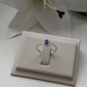 Anel Classic em Prata 925 com Zircônia Azul e Brancas